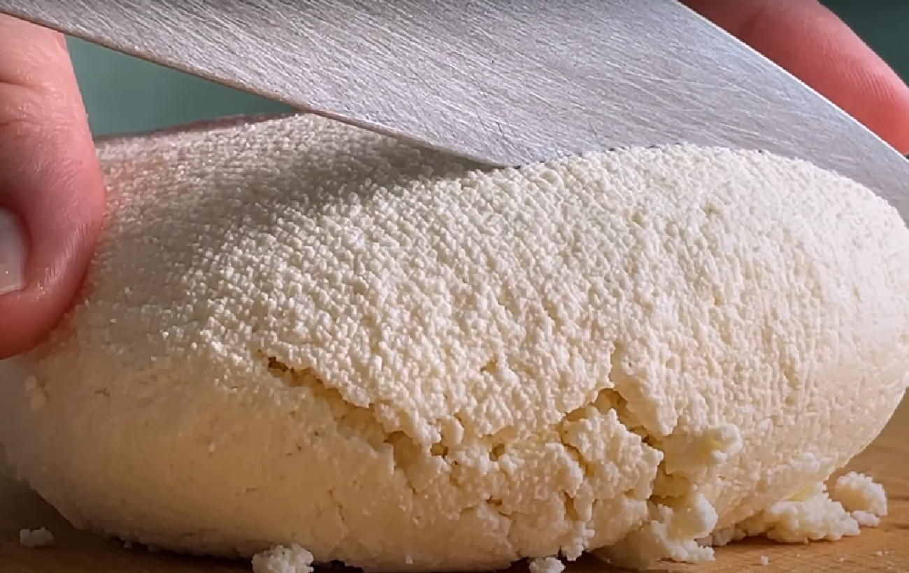 Вкуснее, чем с магазина: как приготовить плавленый сыр, творог и брынзу дома